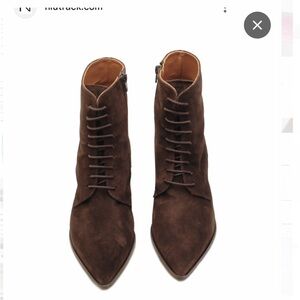 Brenda Zaro Chestnut Brown Lace Up
Suede Boots